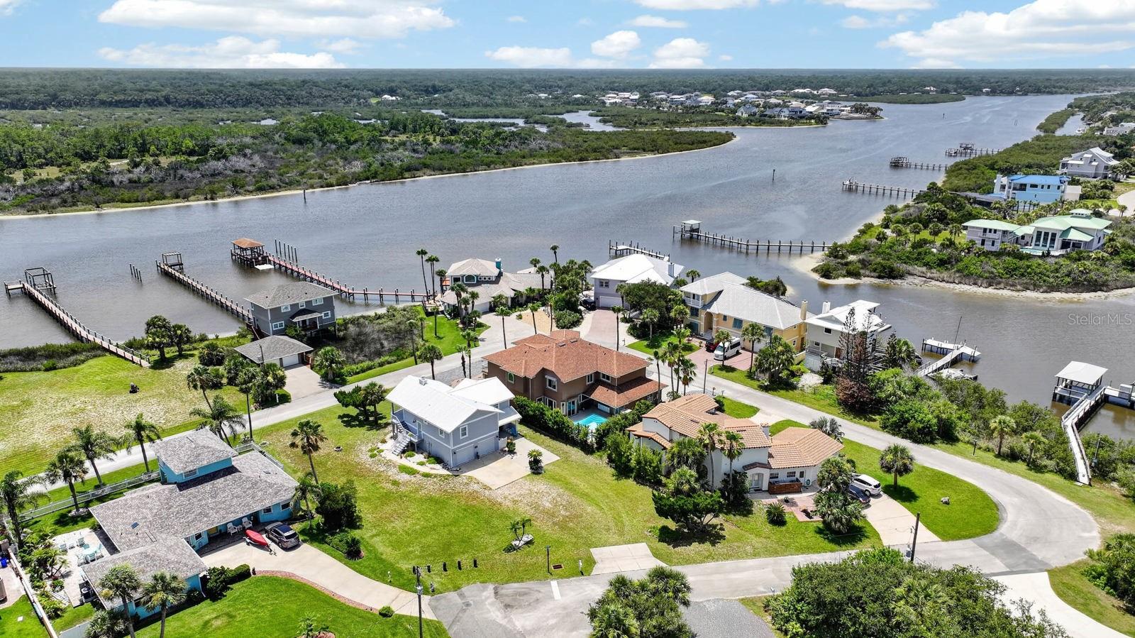 RIVER VIEW POINT - Residential