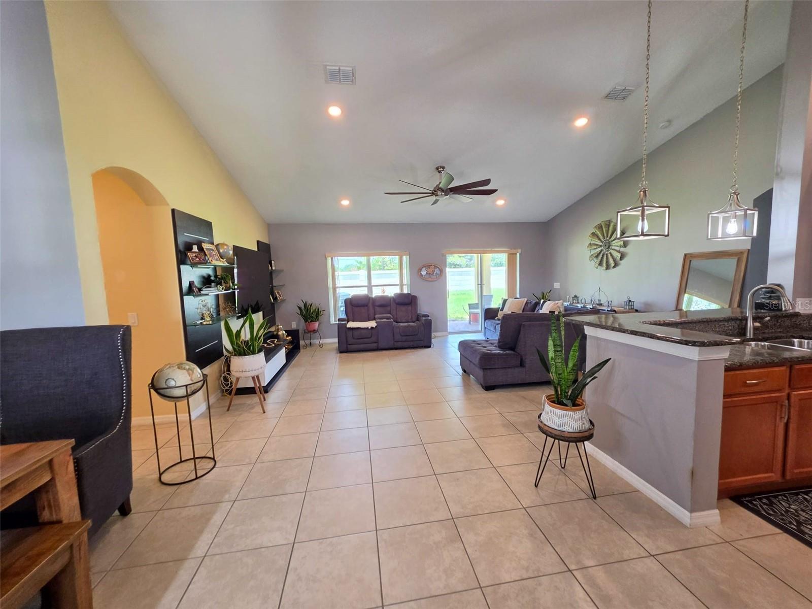 BELLALAGO PH 7L - Residential