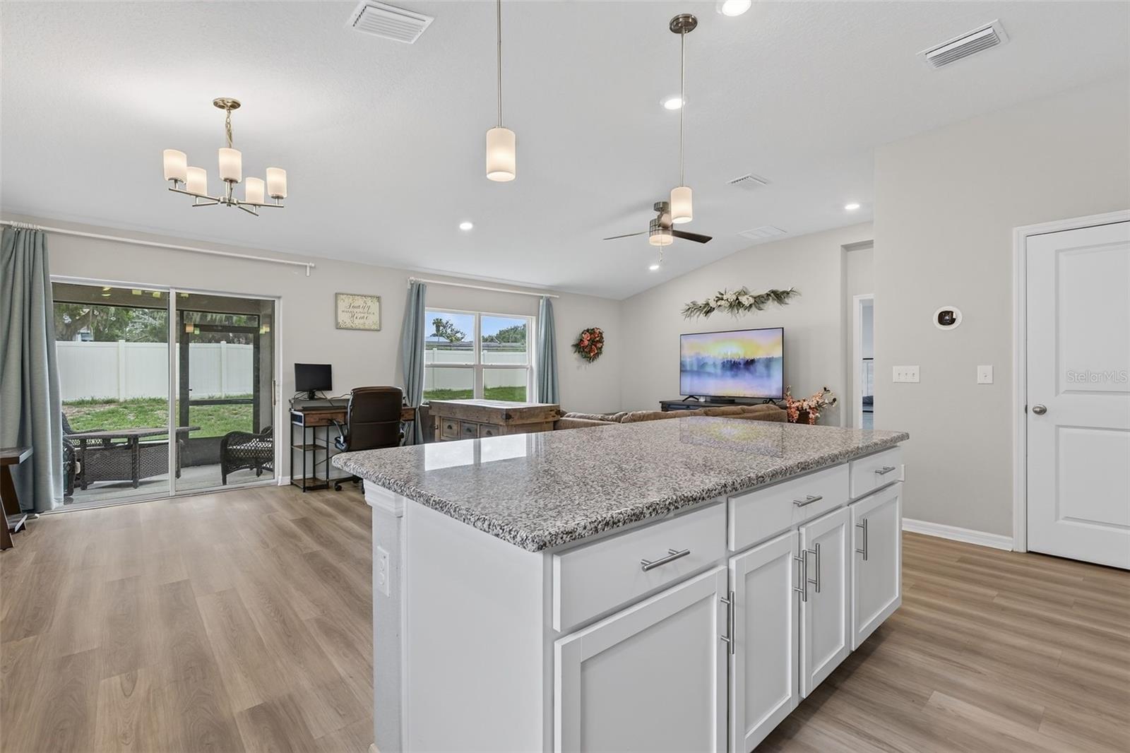 WILLIAMS POINTE - Residential