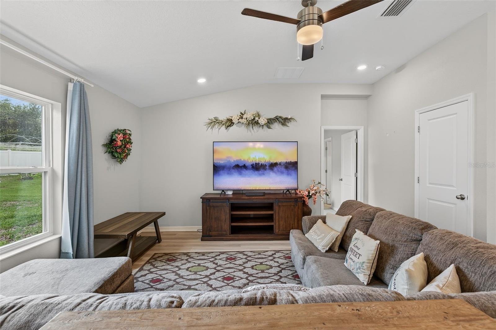 WILLIAMS POINTE - Residential