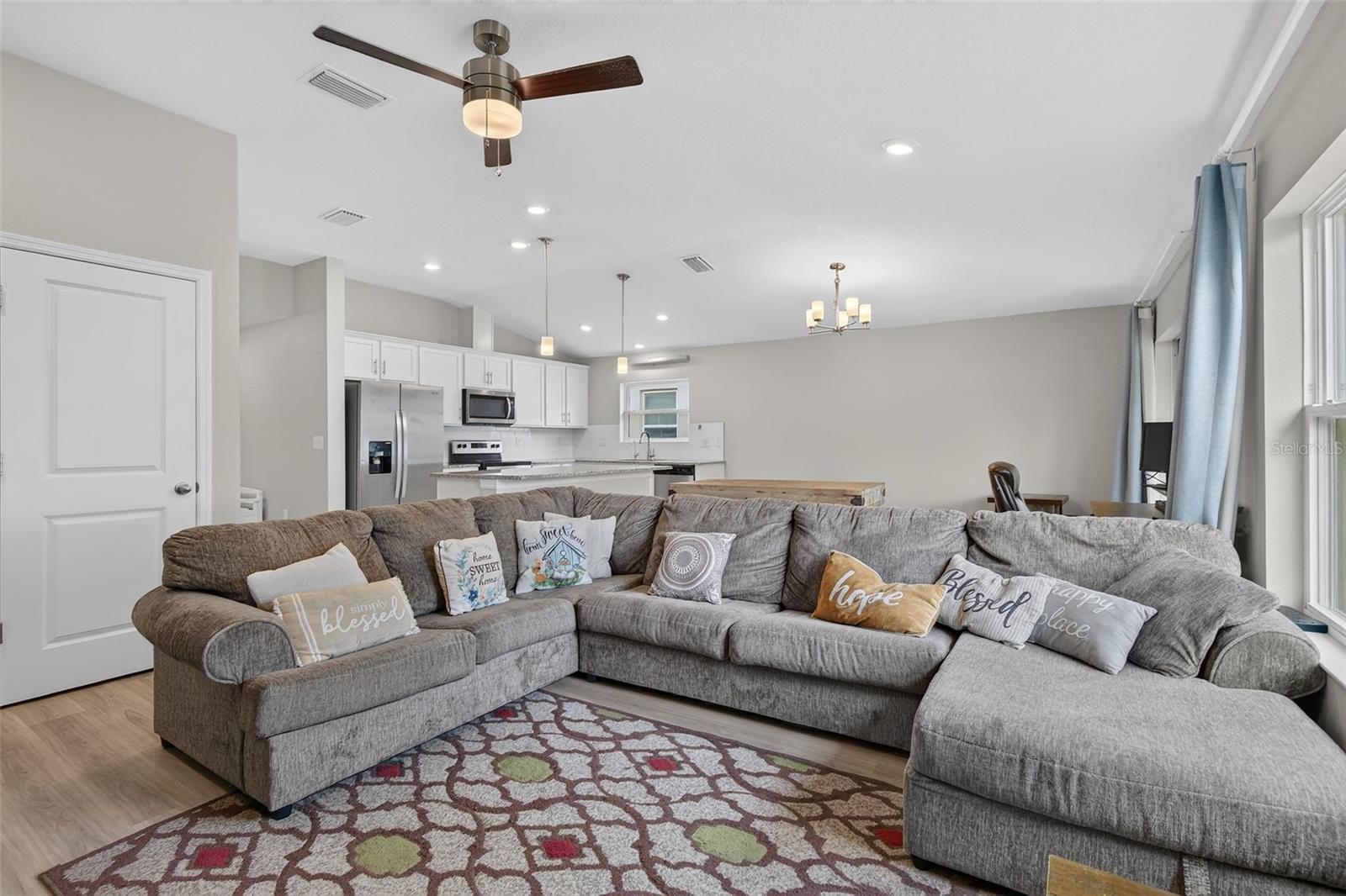 WILLIAMS POINTE - Residential