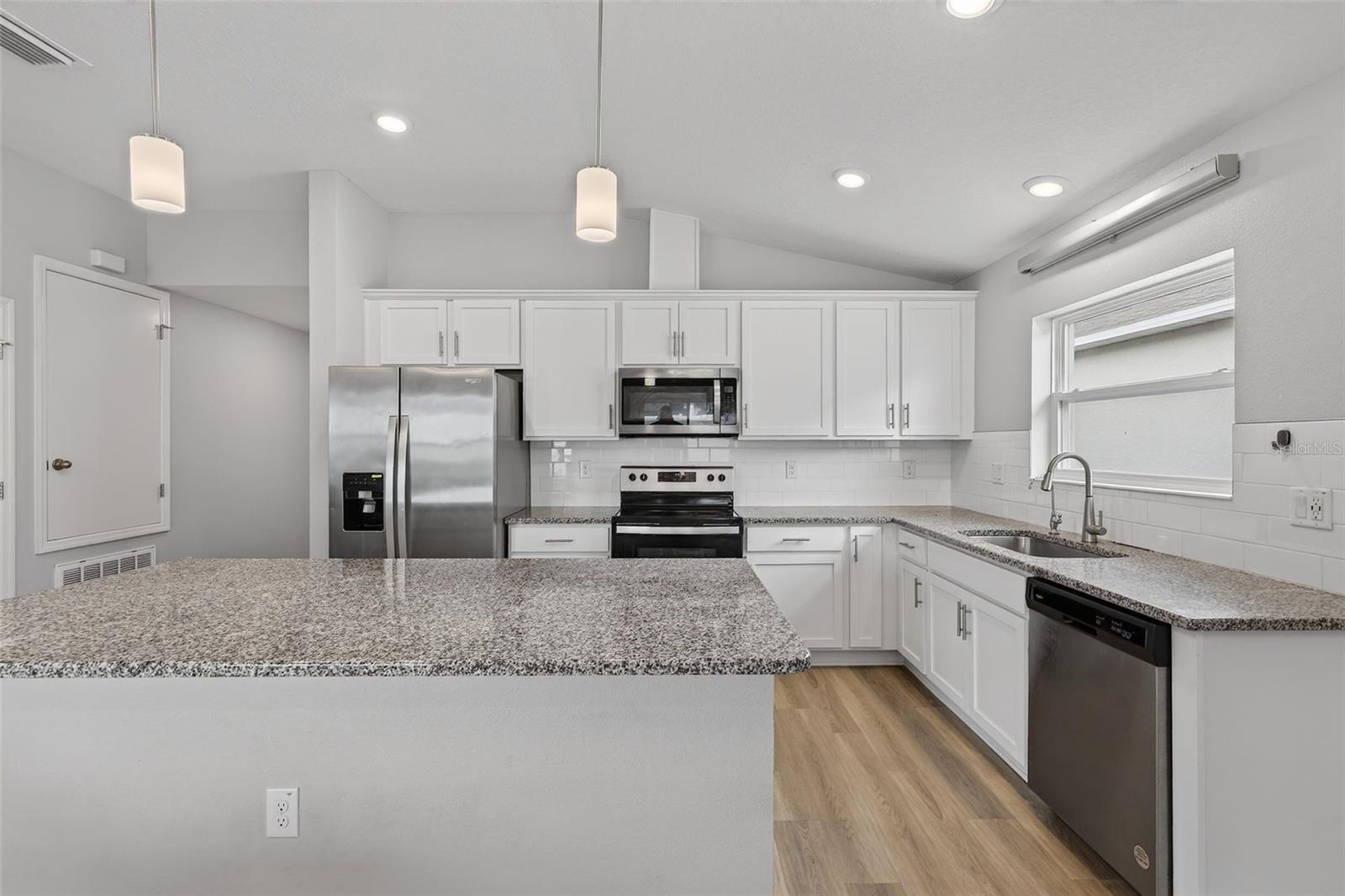 WILLIAMS POINTE - Residential