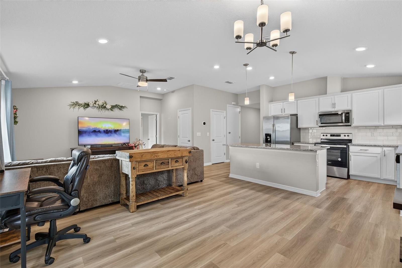 WILLIAMS POINTE - Residential