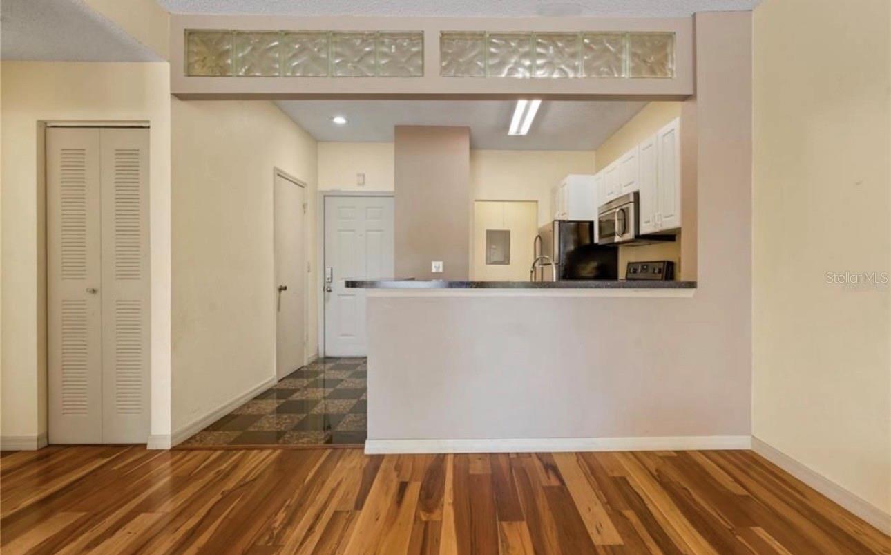 THE LANDINGS OF TAMPA A CONDOM - Residential Lease