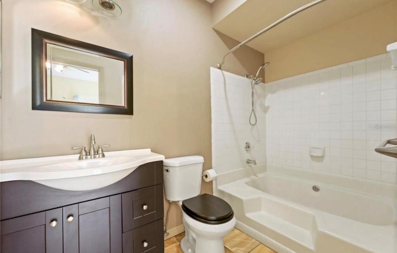 THE LANDINGS OF TAMPA A CONDOM - Residential Lease