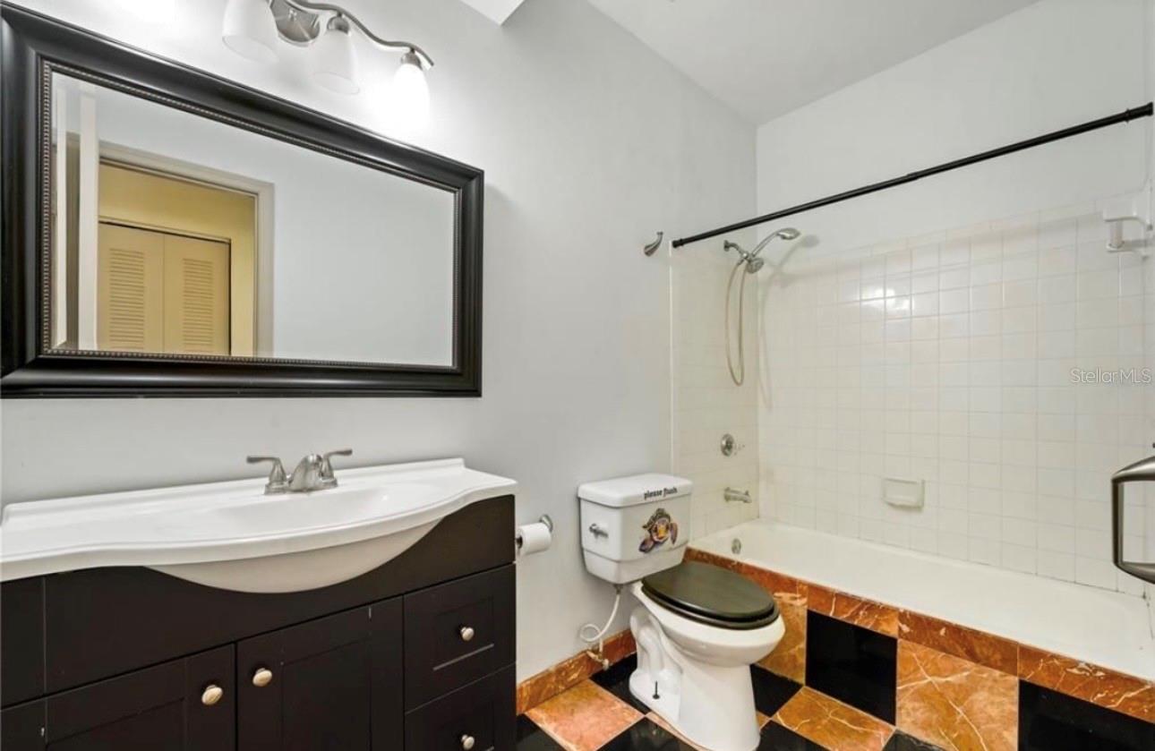 THE LANDINGS OF TAMPA A CONDOM - Residential Lease