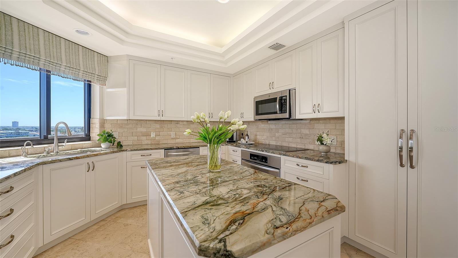 L AMBIANCE AT LONGBOAT KEY CLUB PH 02 - Residential