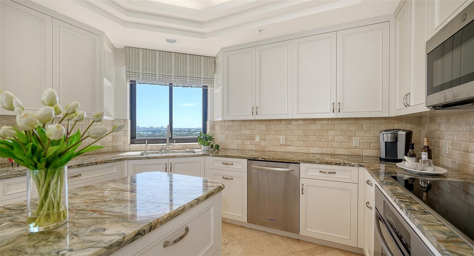 L AMBIANCE AT LONGBOAT KEY CLUB PH 02 - Residential