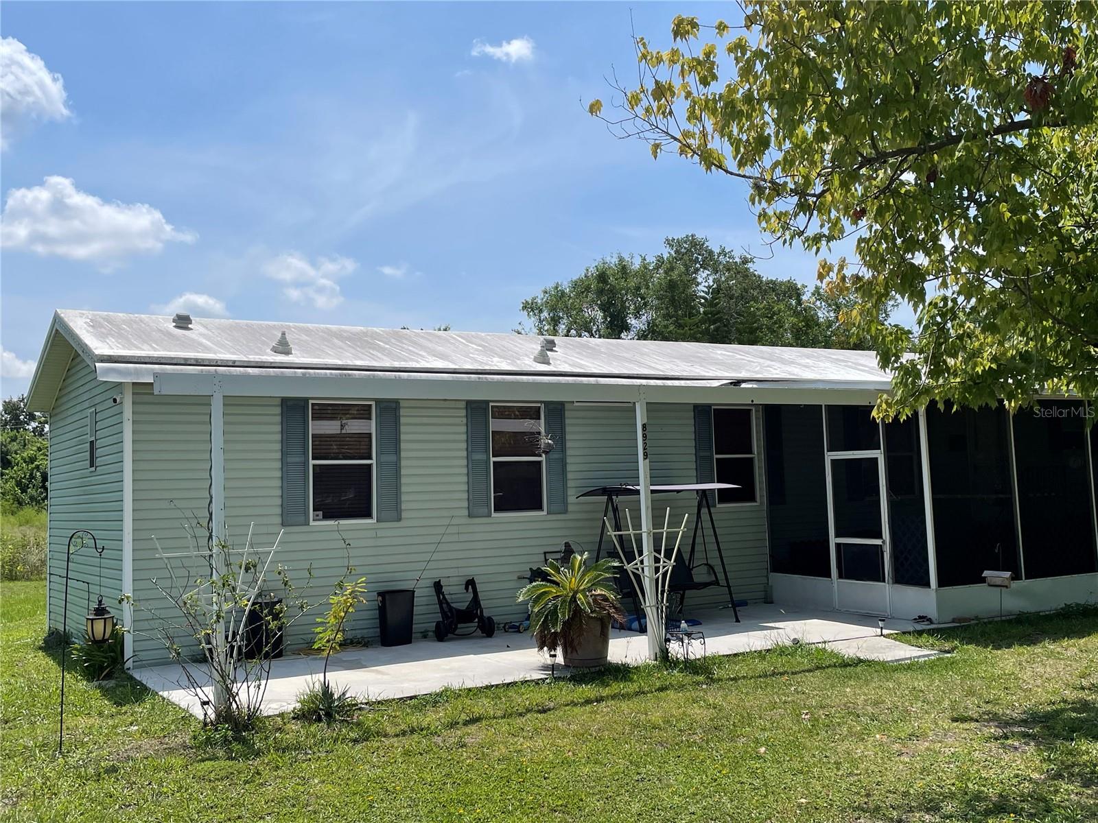 2br / 2ba ~ Almost 1,000 sq ft mobile home on large .61 acre lot. Peaceful and quiet location (not a mobile home park or HOA restricted
community). Convenient to everything, but in a country type setting. Almost immediate access to I-75. As such, only minutes to Brandon and 20~25 min from USF area or downtown Tampa. Publix, Lowes, Walmart, AMC movie theater and K-12 charter school and other desired retail nearby and all under a 5 minute drive. $1,495 a month with lease plus security deposit & last mo rent. Fee to cover cost to run Credit and Background Check required. SORRY, NO PETS. Also, NO SMOKING ALLOWED ON PREMISES (in or outside of dwelling). Property has septic system and well water. Tenant has option to continue water treatment service with Culligan. To schedule a viewing or ask questions, please e-mail or call.