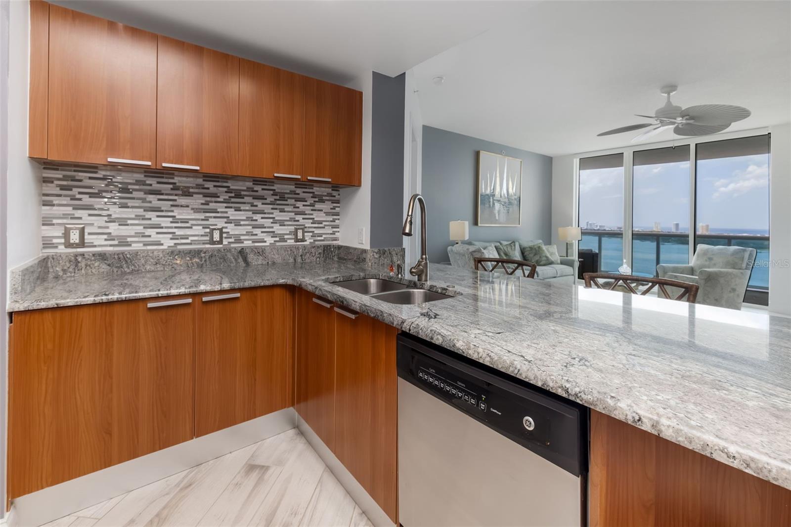 MARINA GRANDE/HALIFAX 01 - Residential