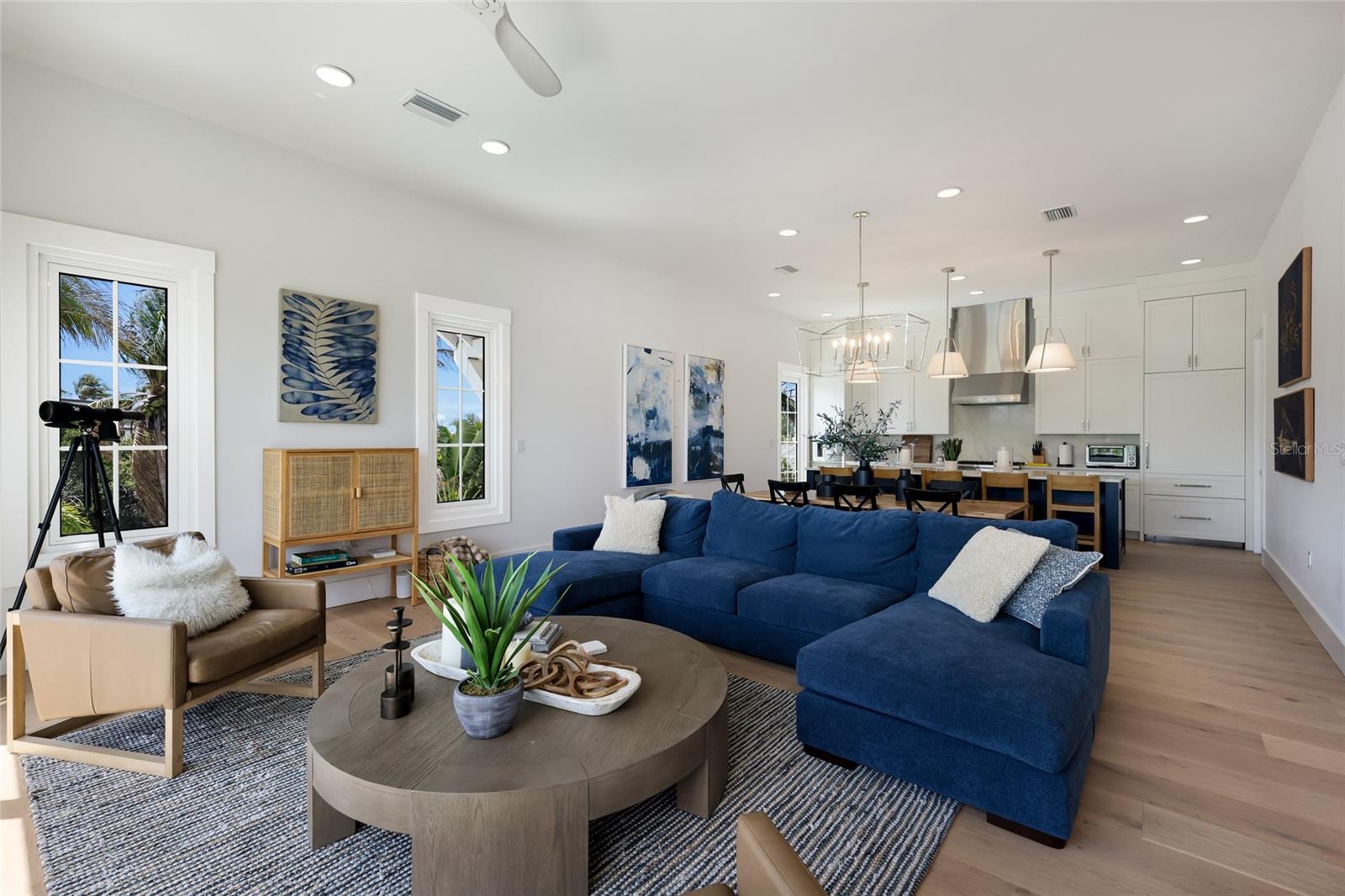 HOLMES BEACH 16TH UNIT - Residential