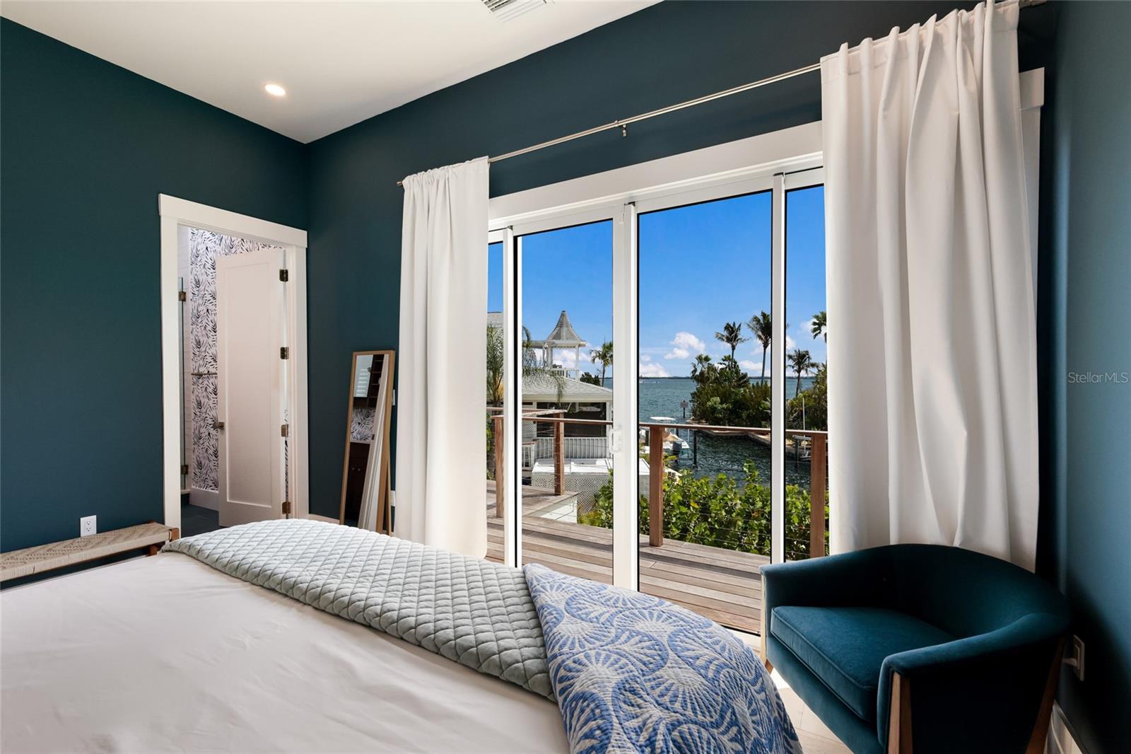 HOLMES BEACH 16TH UNIT - Residential