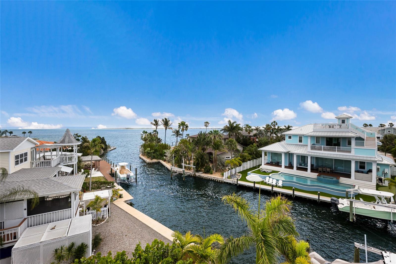 HOLMES BEACH 16TH UNIT - Residential