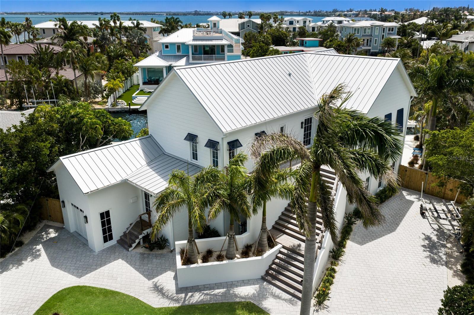 HOLMES BEACH 16TH UNIT - Residential