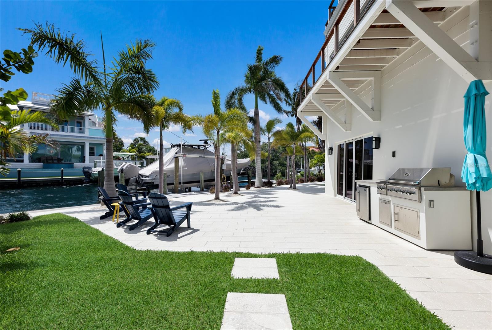 HOLMES BEACH 16TH UNIT - Residential