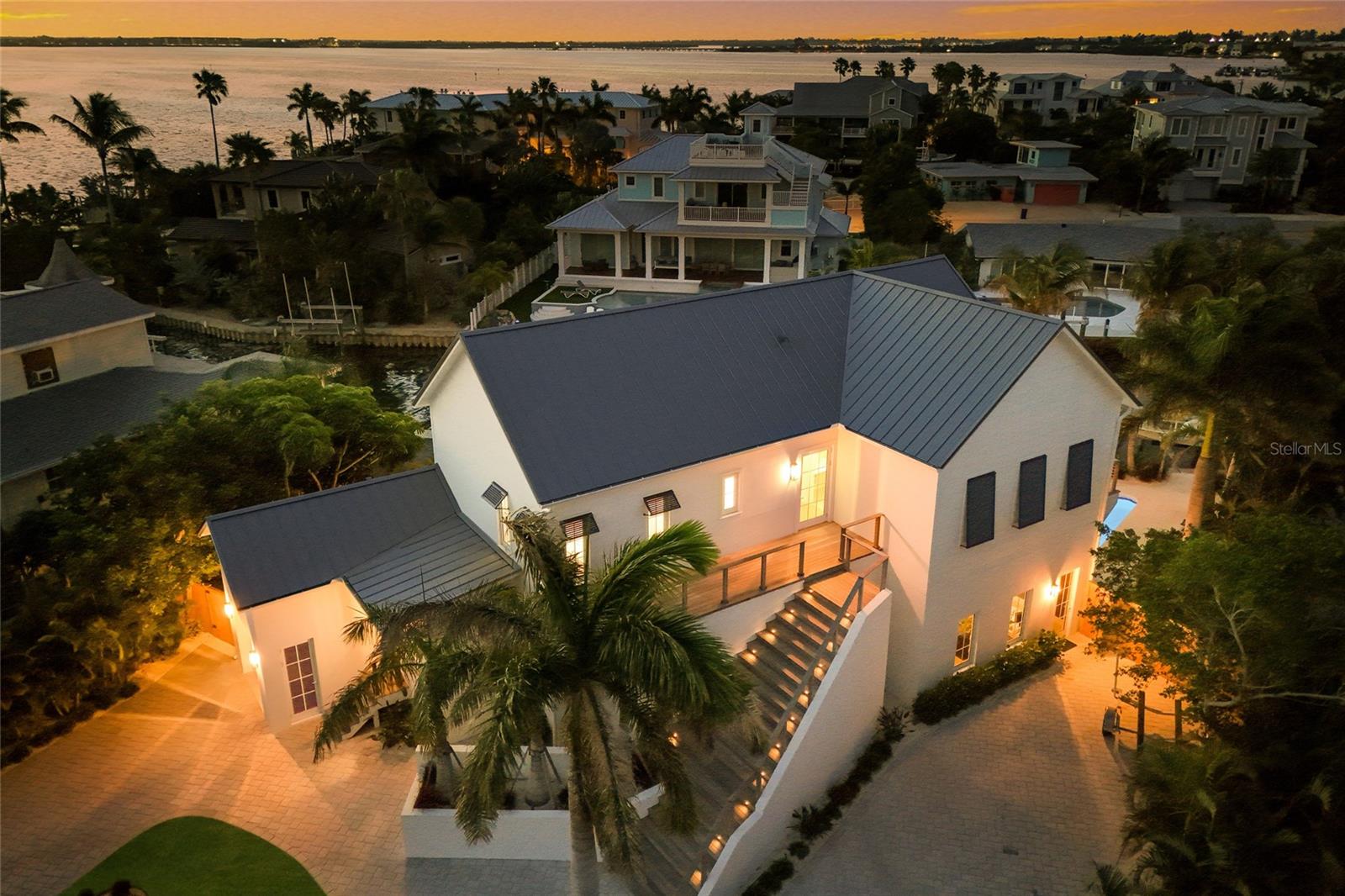 HOLMES BEACH 16TH UNIT - Residential
