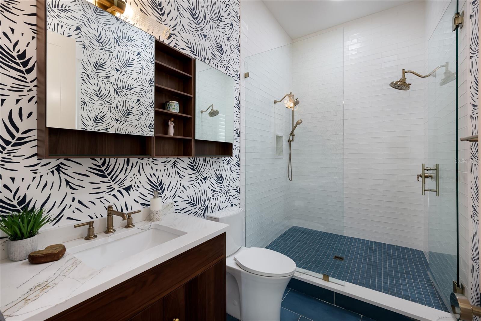 HOLMES BEACH 16TH UNIT - Residential