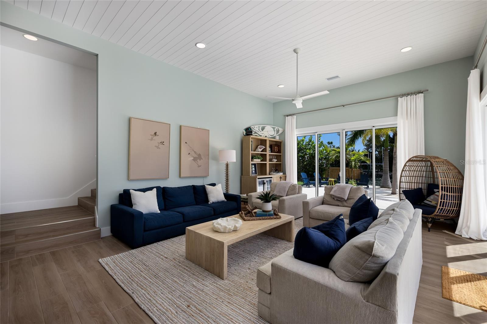 HOLMES BEACH 16TH UNIT - Residential
