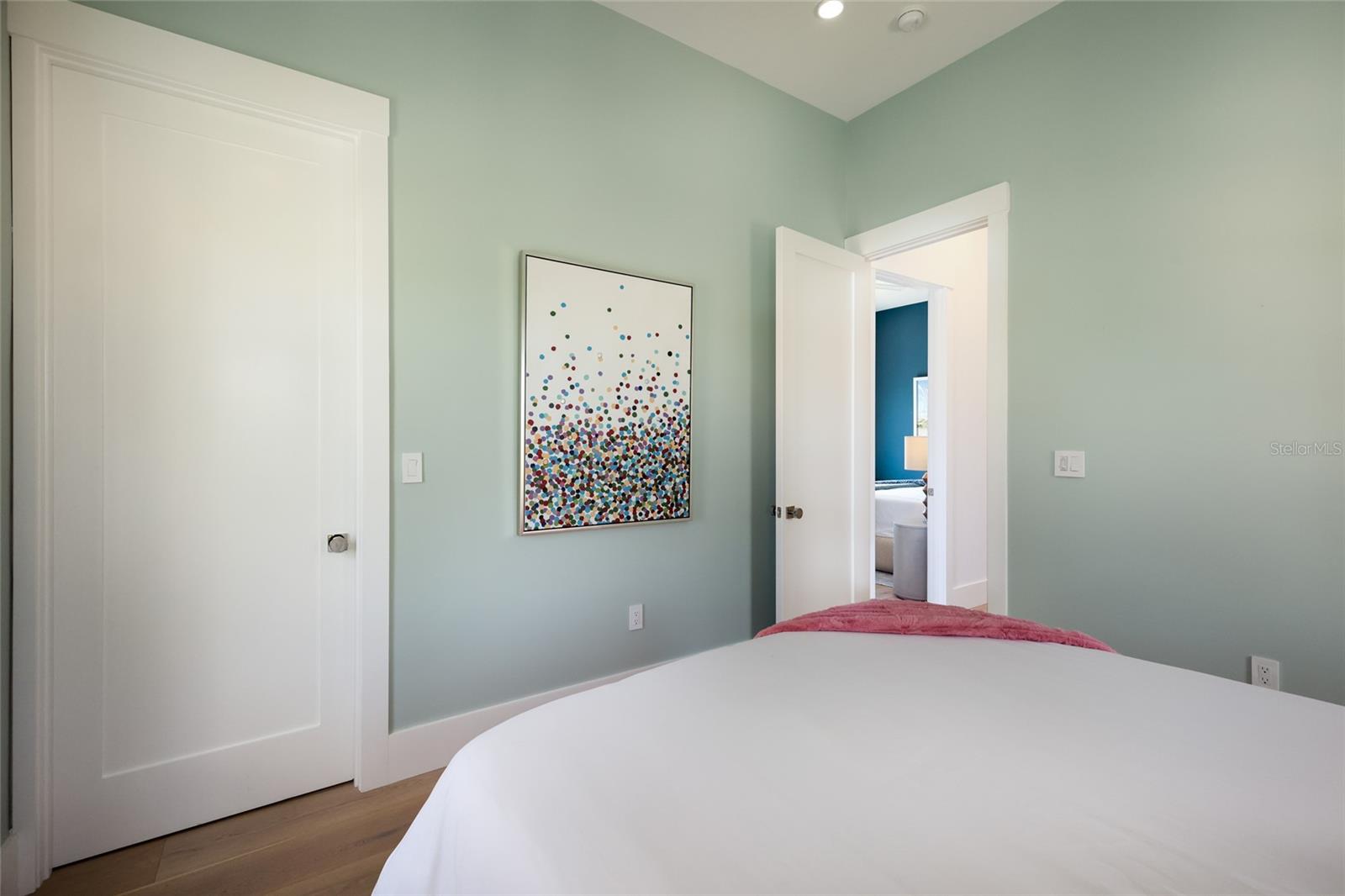 HOLMES BEACH 16TH UNIT - Residential