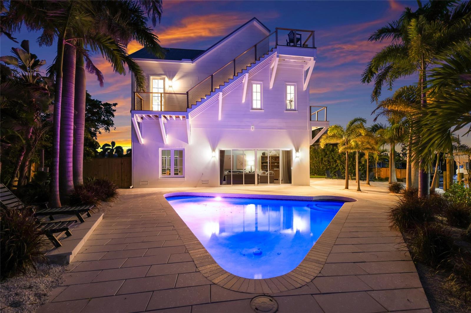 HOLMES BEACH 16TH UNIT - Residential