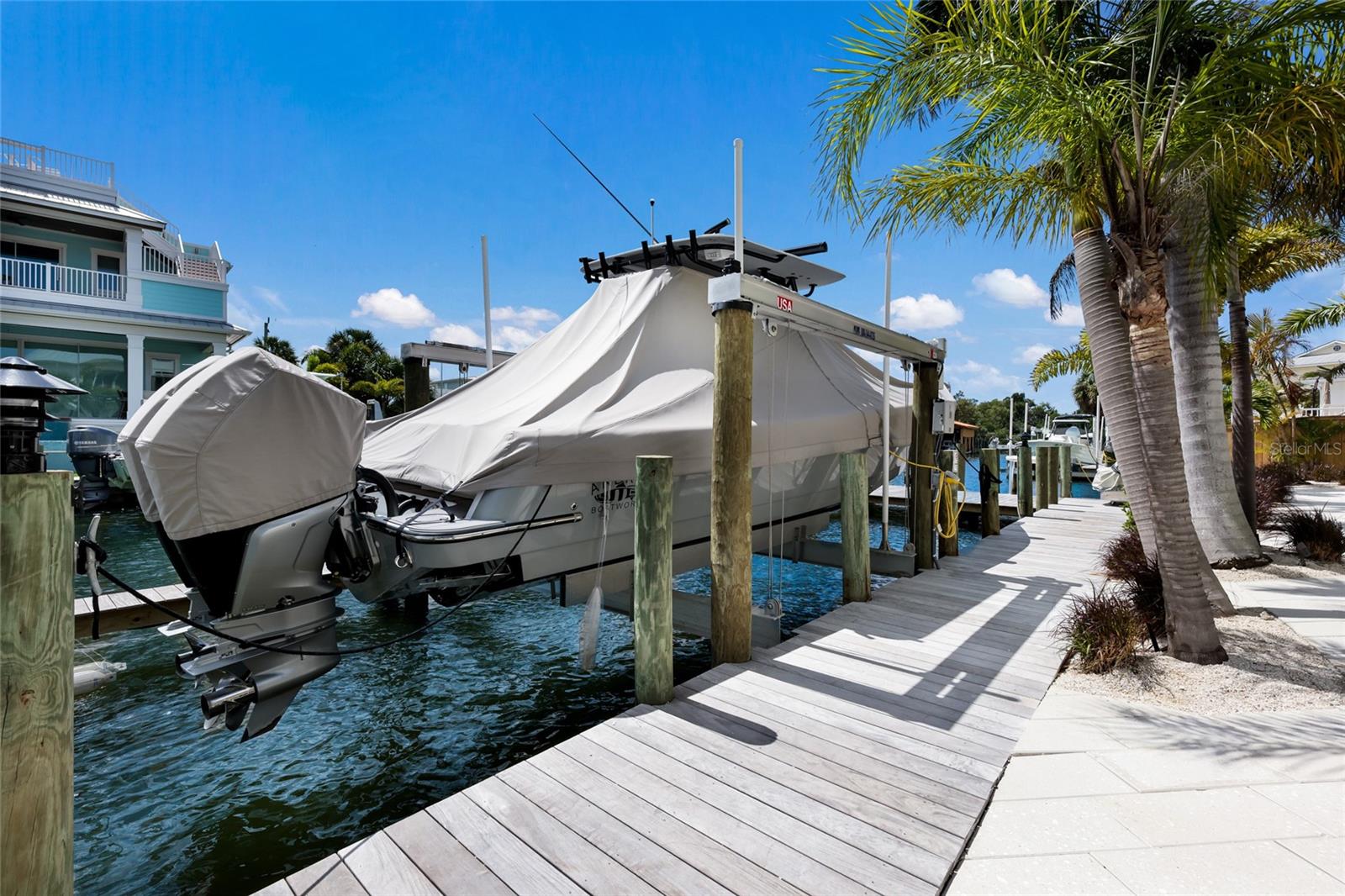HOLMES BEACH 16TH UNIT - Residential