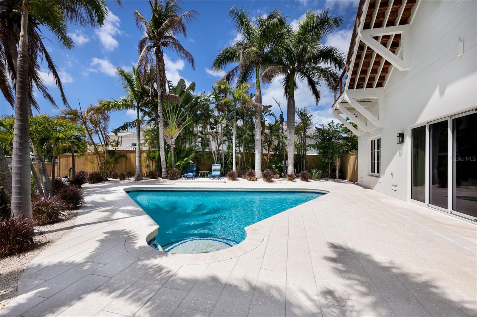HOLMES BEACH 16TH UNIT - Residential