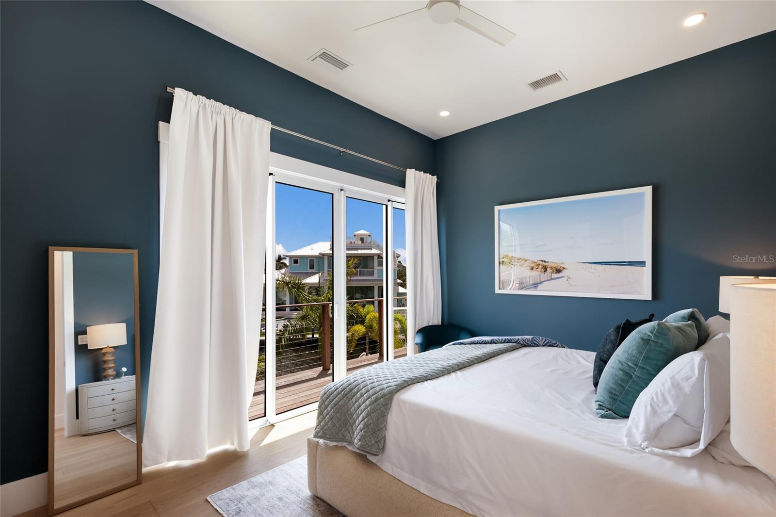 HOLMES BEACH 16TH UNIT - Residential