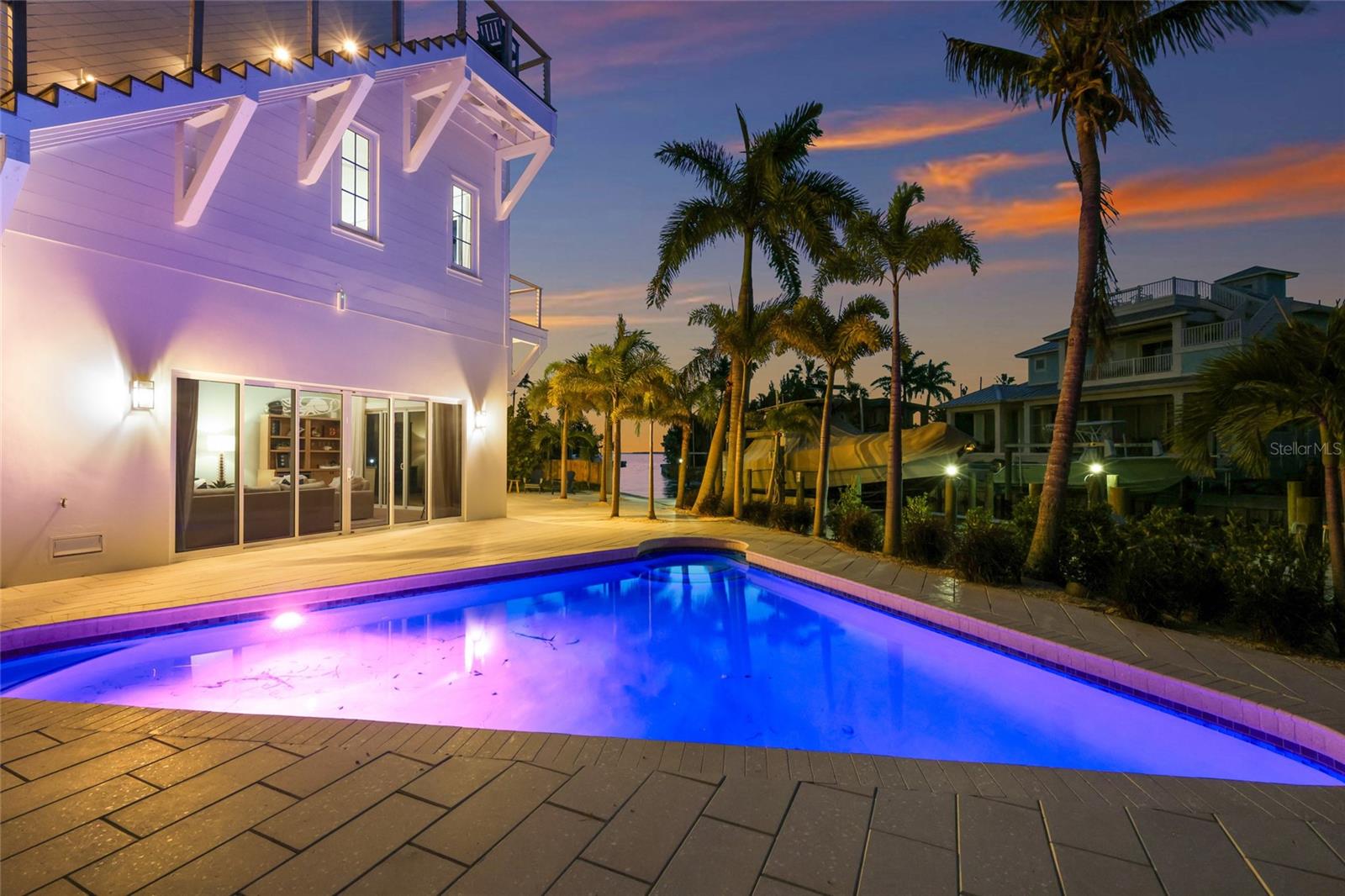 HOLMES BEACH 16TH UNIT - Residential