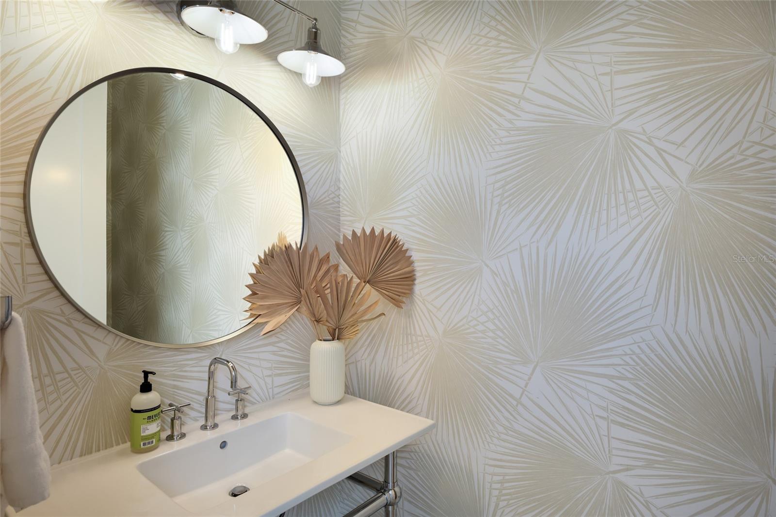 HOLMES BEACH 16TH UNIT - Residential