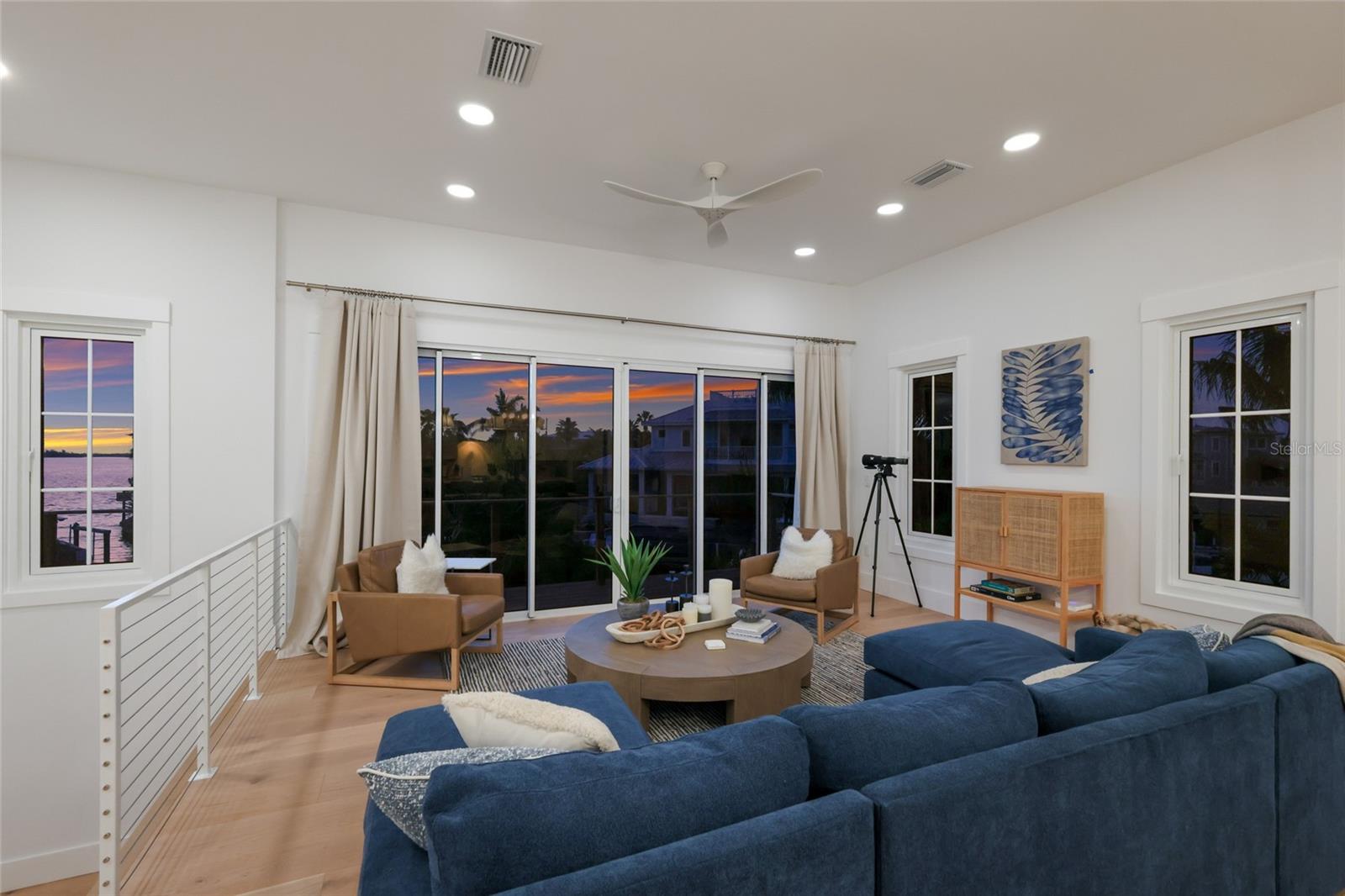 HOLMES BEACH 16TH UNIT - Residential