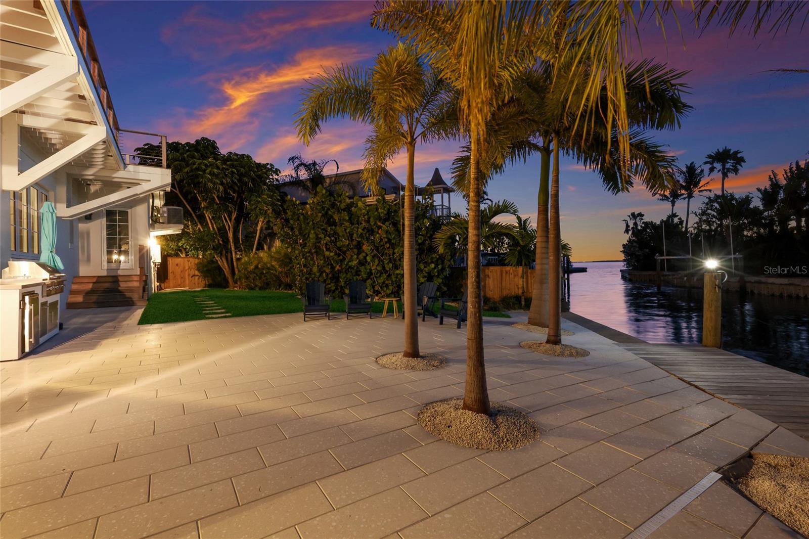 HOLMES BEACH 16TH UNIT - Residential