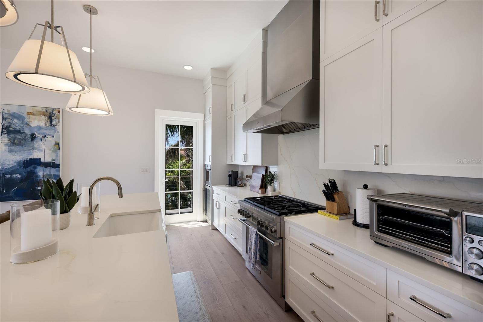 HOLMES BEACH 16TH UNIT - Residential