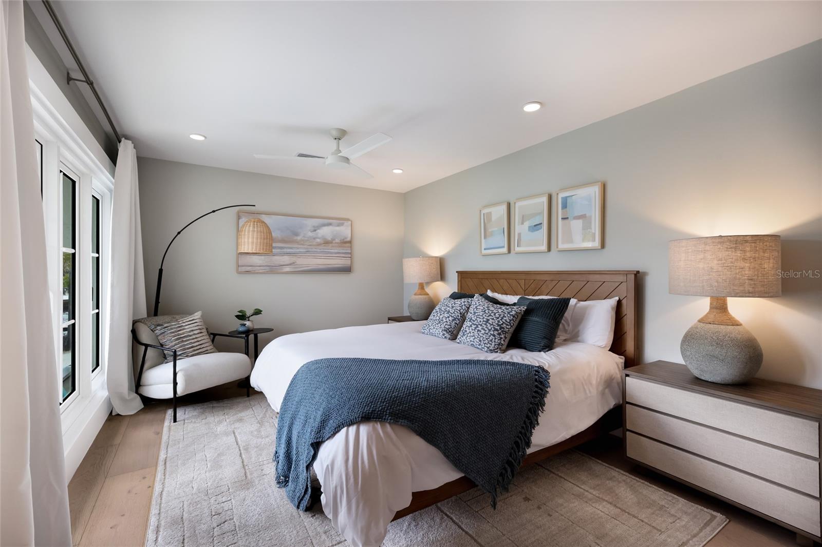 HOLMES BEACH 16TH UNIT - Residential