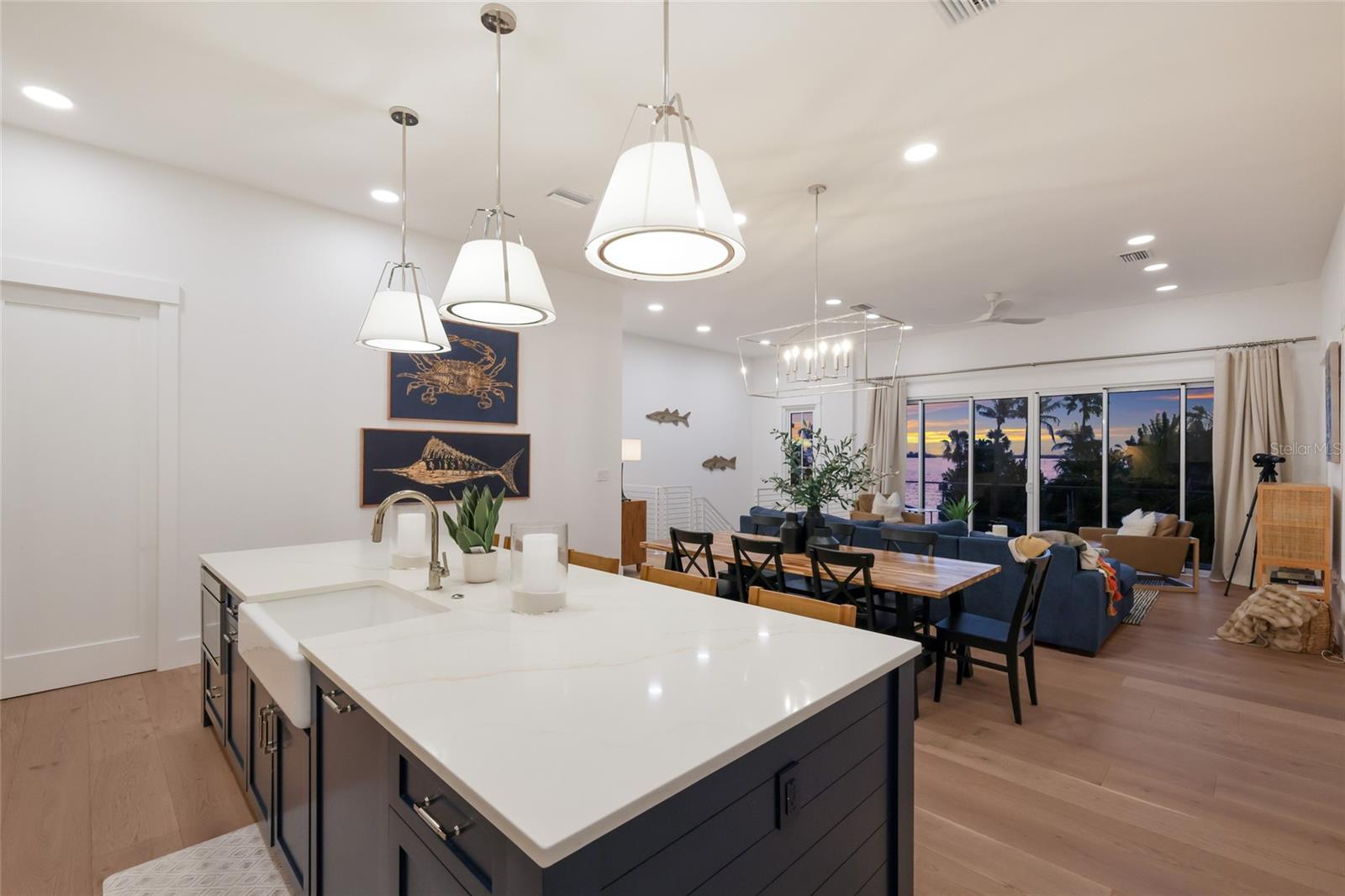 HOLMES BEACH 16TH UNIT - Residential
