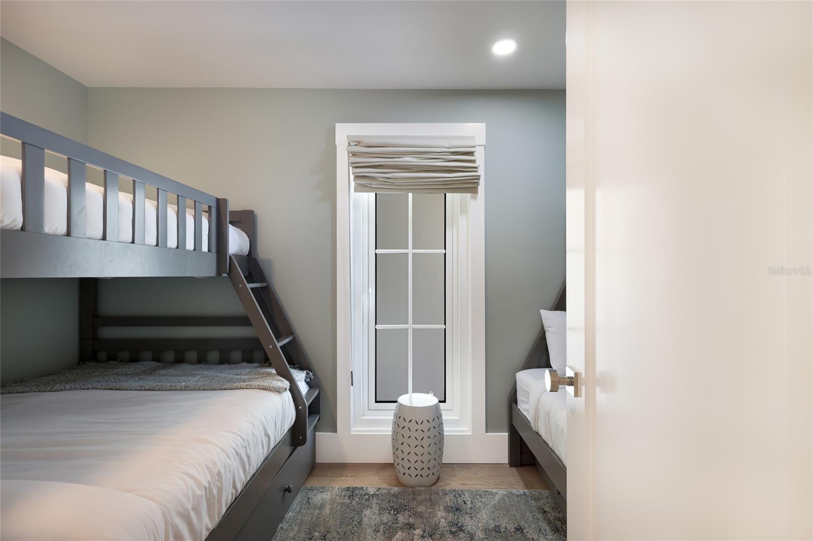 HOLMES BEACH 16TH UNIT - Residential
