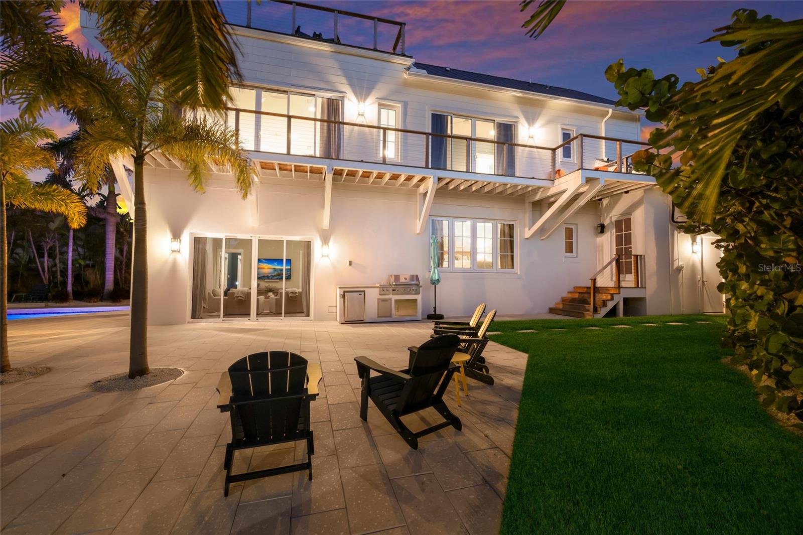 HOLMES BEACH 16TH UNIT - Residential