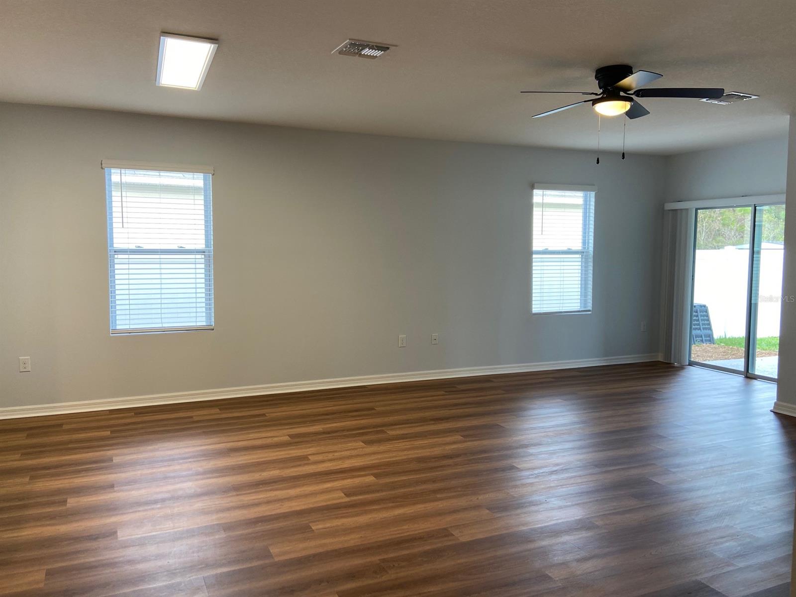 Coastal Woods Un B1 - Residential Lease