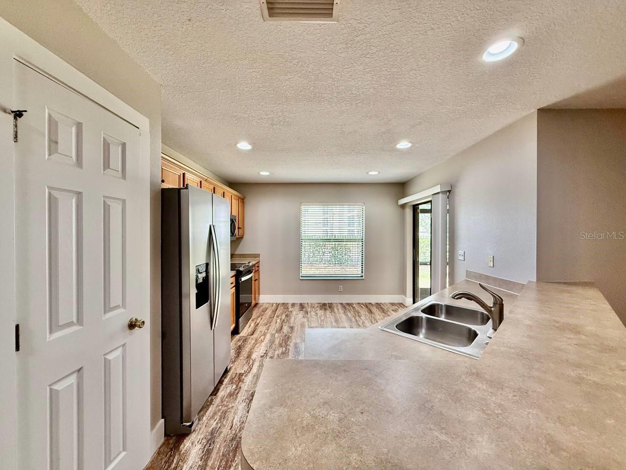 EDGEWATER AT LAKE BRANDON - Residential Lease