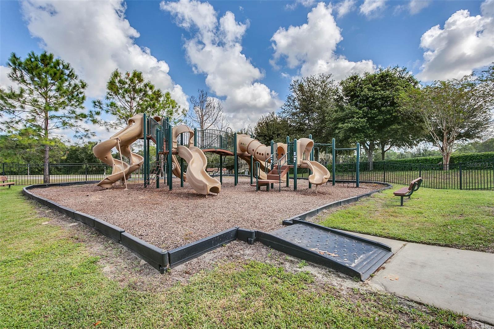STONEYBROOK HILLS 70S - Residential