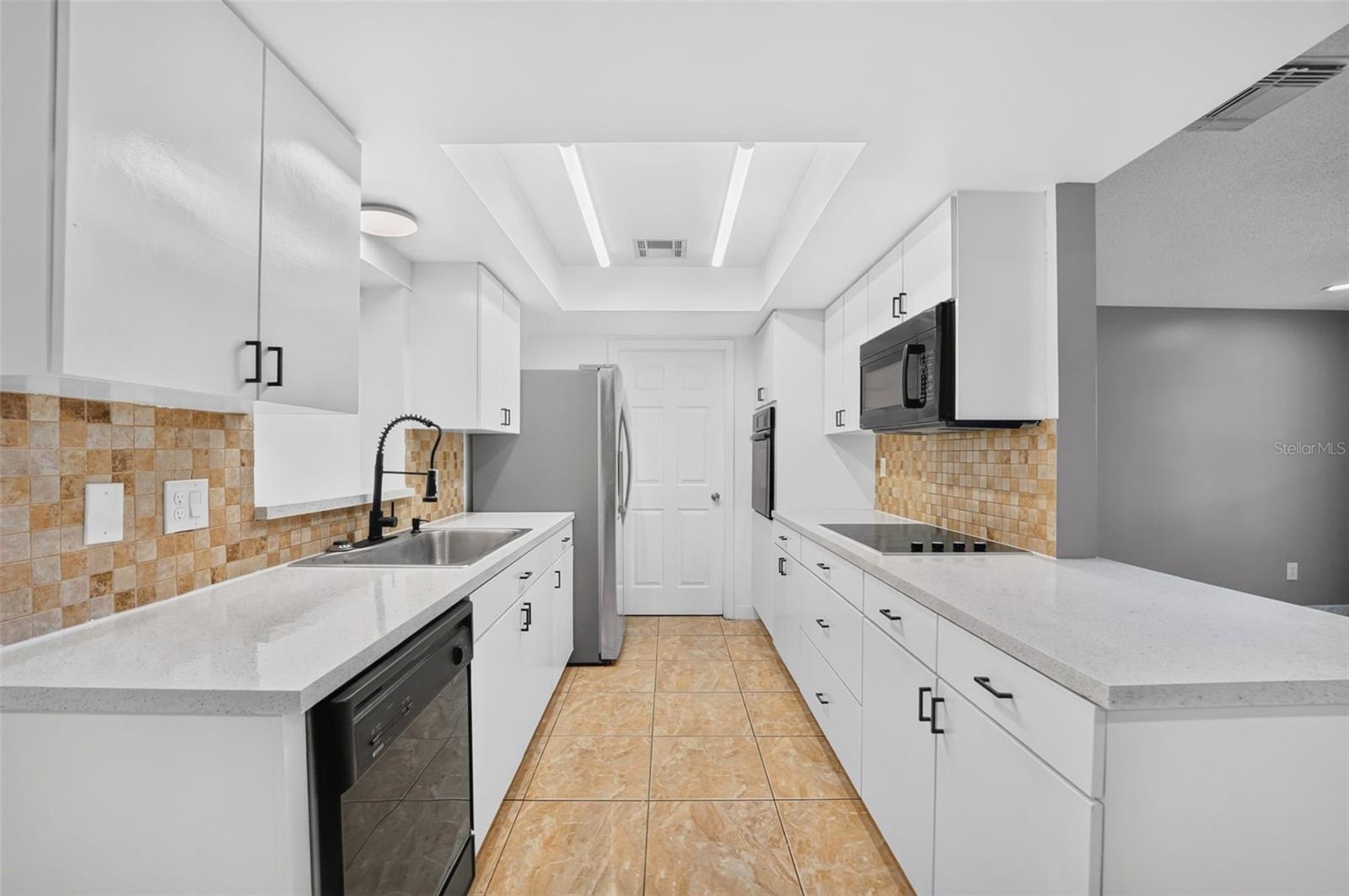 OAK HILL MANOR - Residential