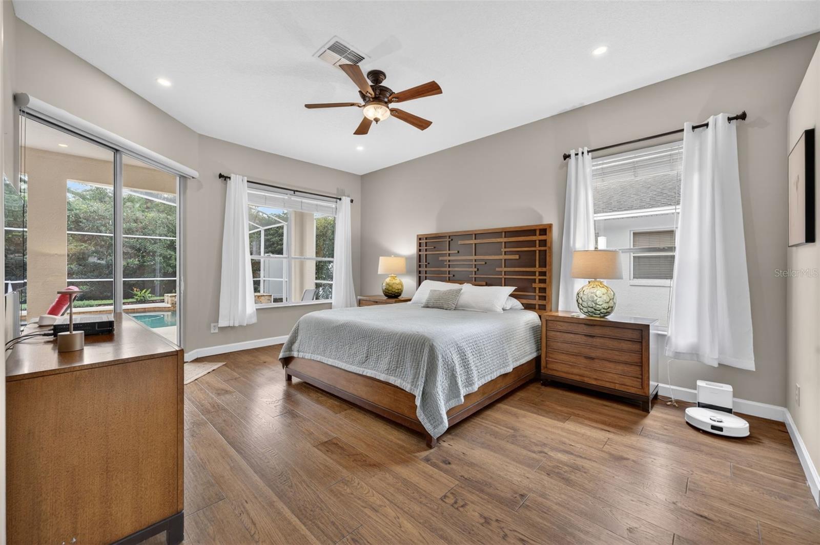 DEER POINTE - Residential