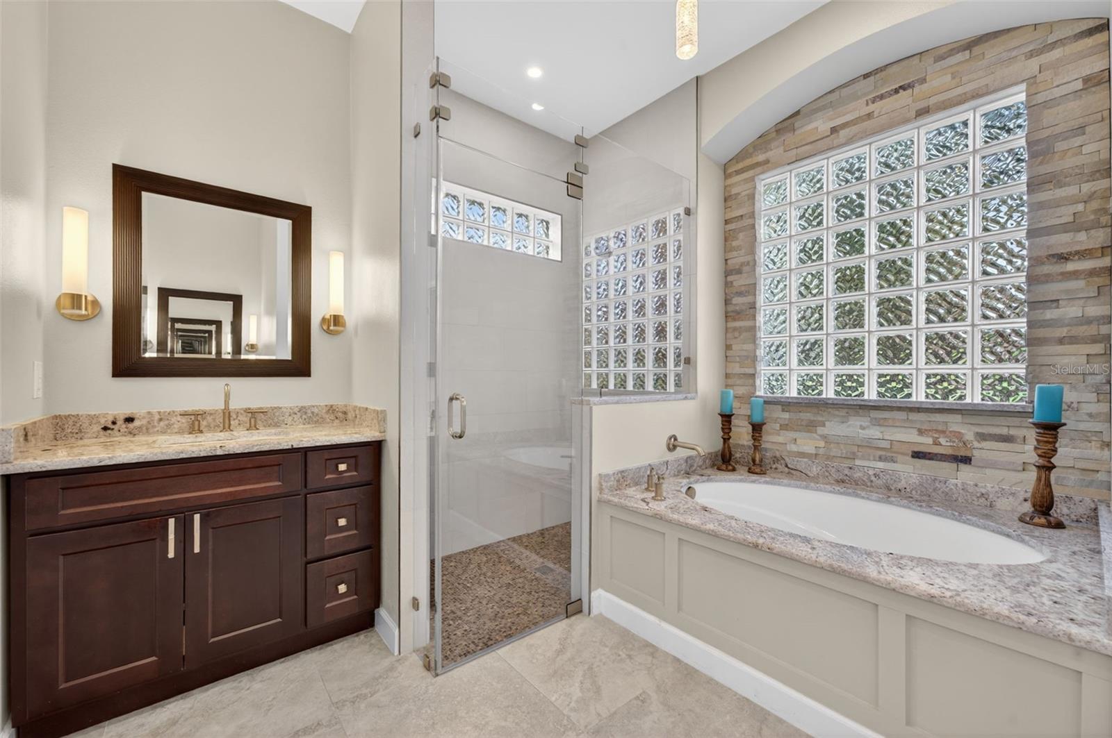DEER POINTE - Residential