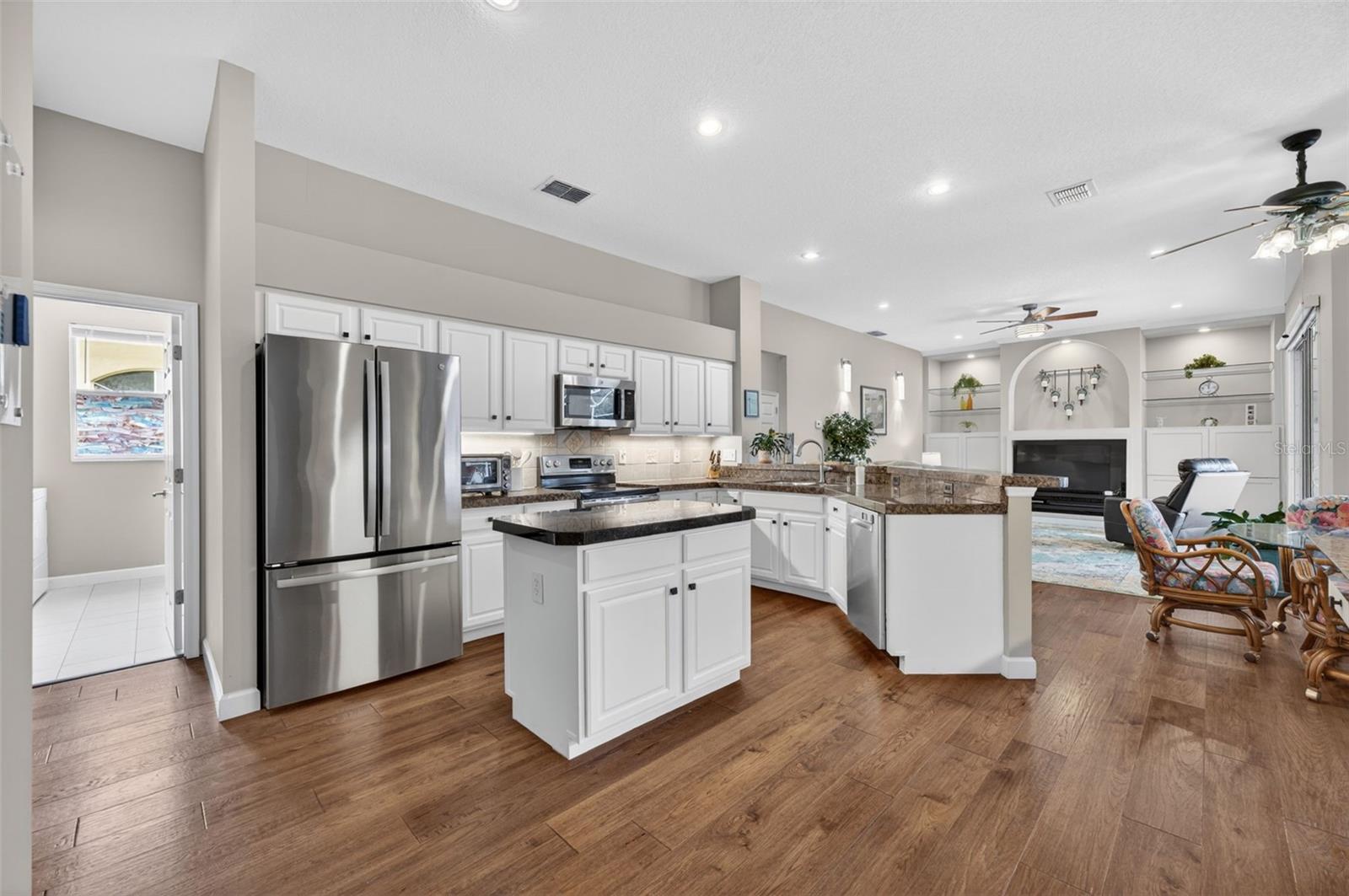 DEER POINTE - Residential
