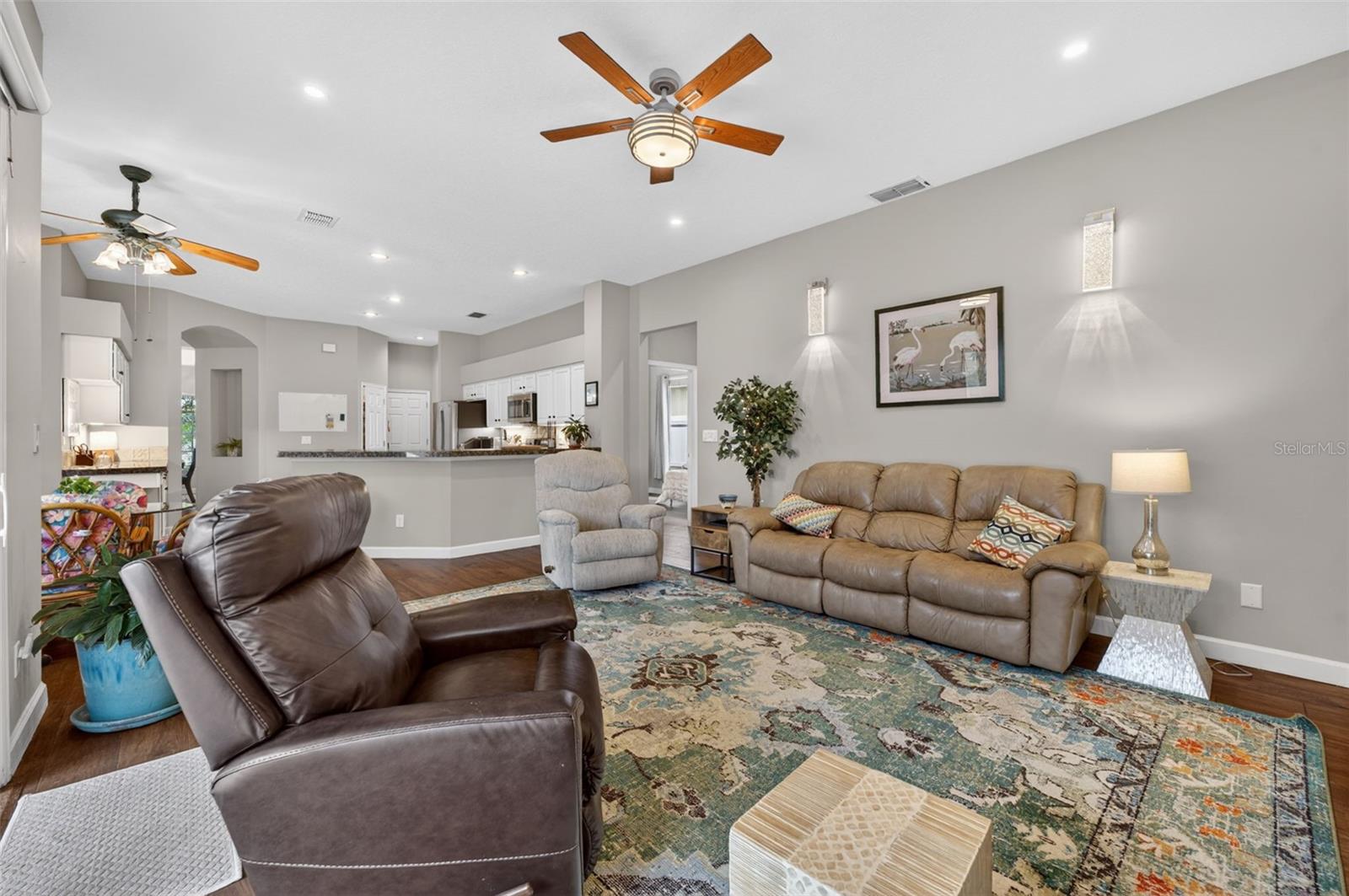 DEER POINTE - Residential