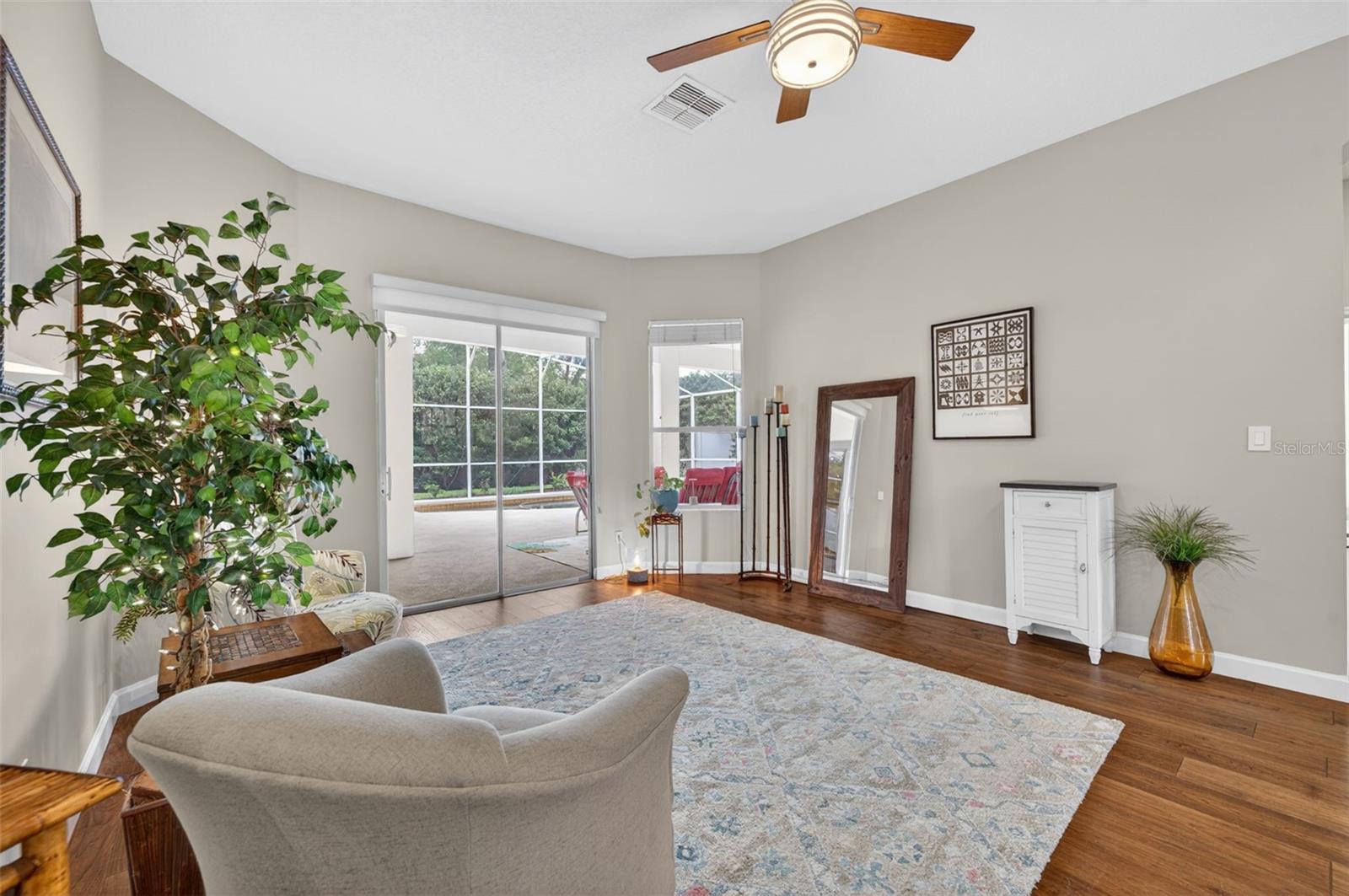 DEER POINTE - Residential