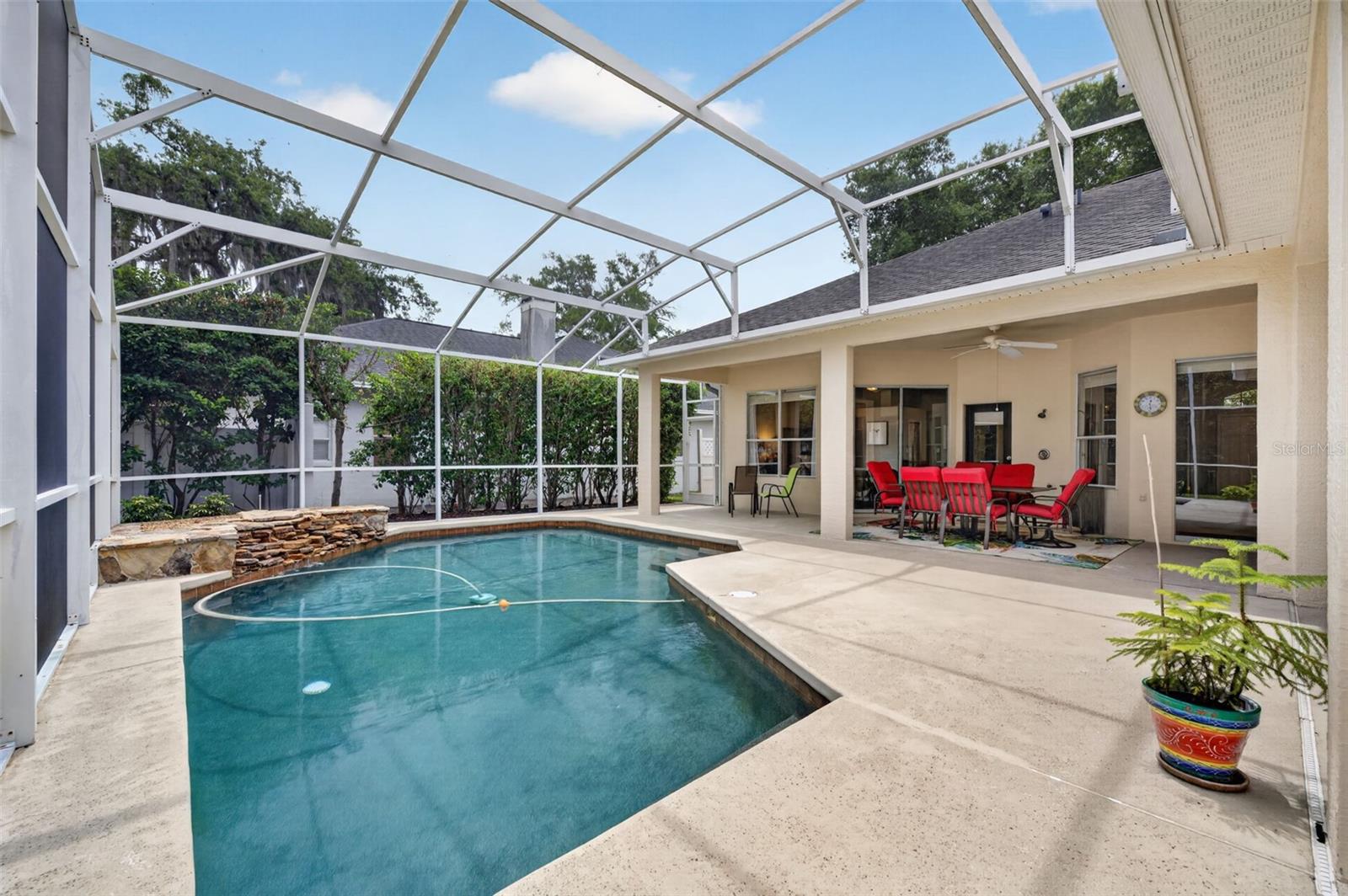 DEER POINTE - Residential