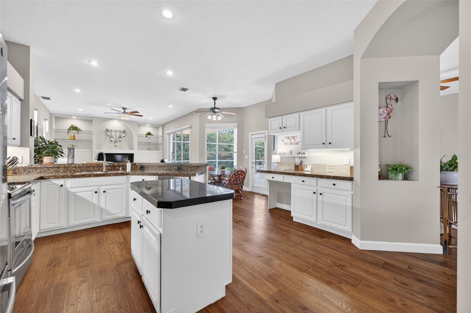 DEER POINTE - Residential