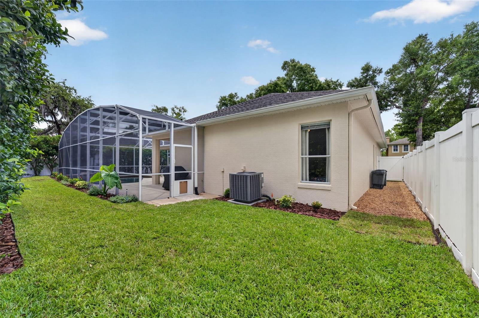 DEER POINTE - Residential
