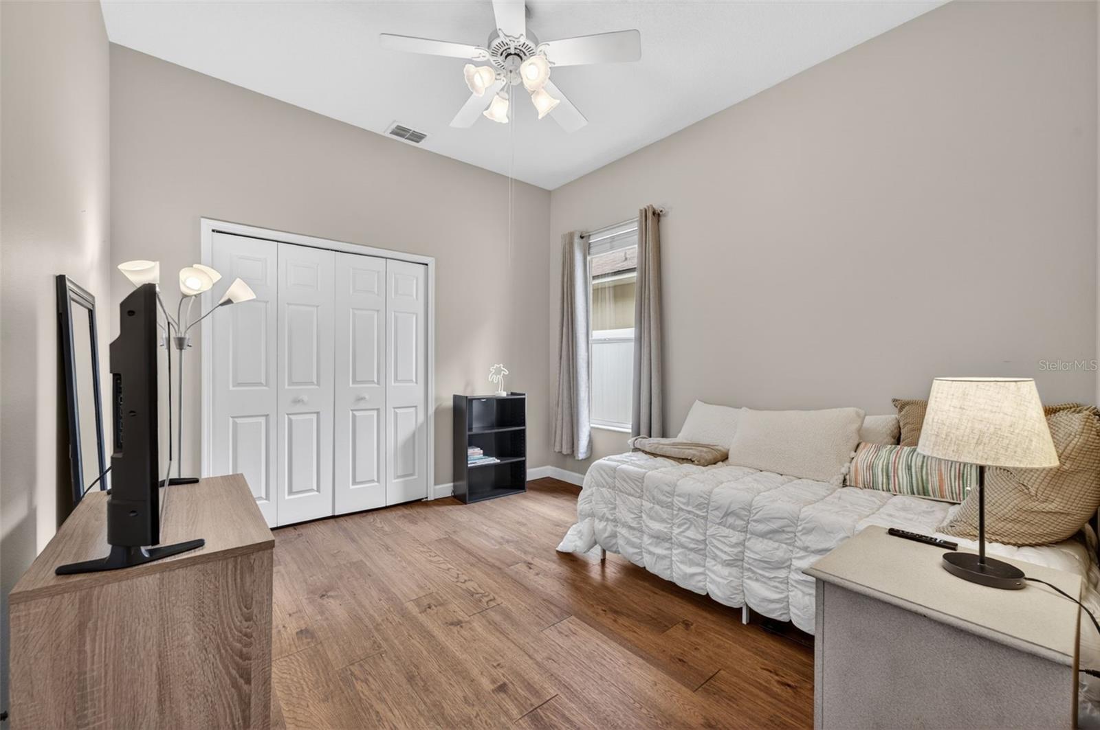 DEER POINTE - Residential