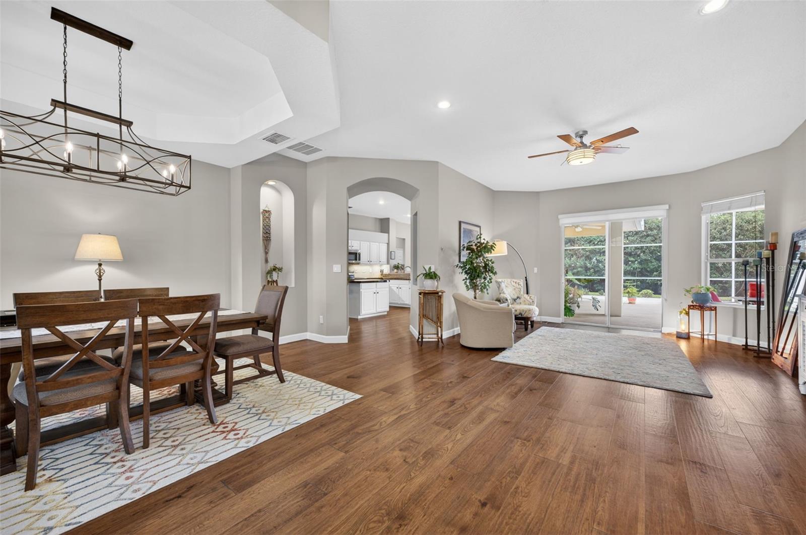DEER POINTE - Residential